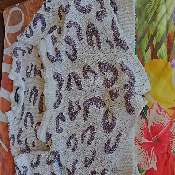 M Leapord pajama set - Picture 6 of 7